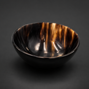 Bol din corn bovină natural cu model unic, perfect pentru servirea mâncărurilor calde